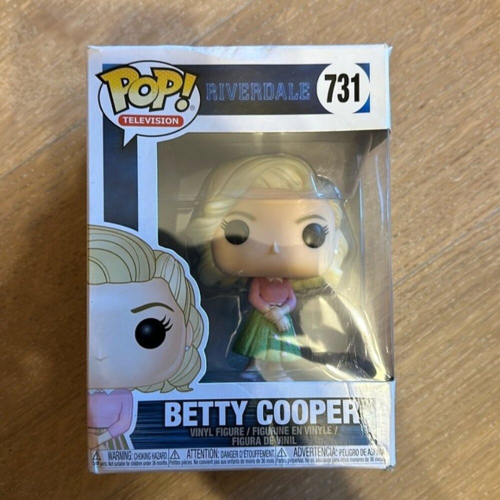 Funko Pop! Betty Cooper #731 Riverdale New in Box Damaged Box
